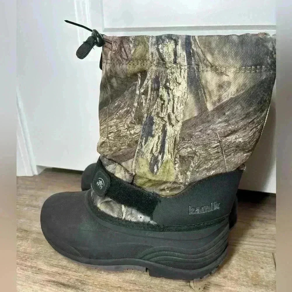 Kamik Kids Insulated Camouflage Snow/Rain Boot Size: 4 - Picture 2 of 10